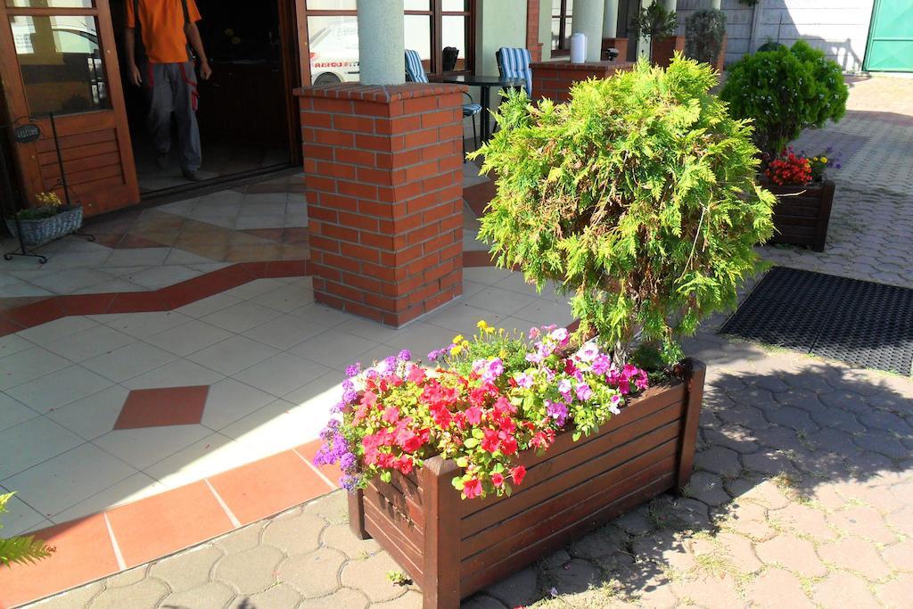 Hotel St.Florian Štúrovo Esterno foto