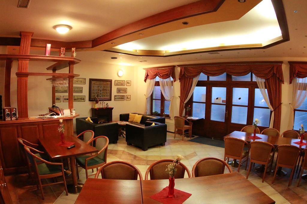 Hotel St.Florian Štúrovo Esterno foto