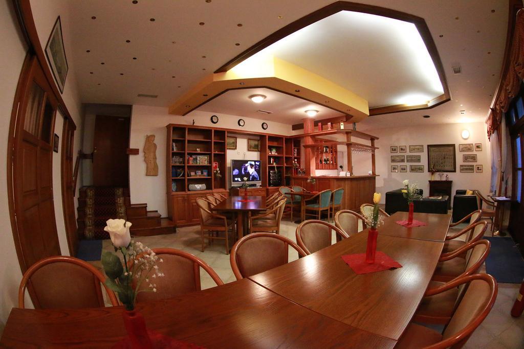 Hotel St.Florian Štúrovo Esterno foto