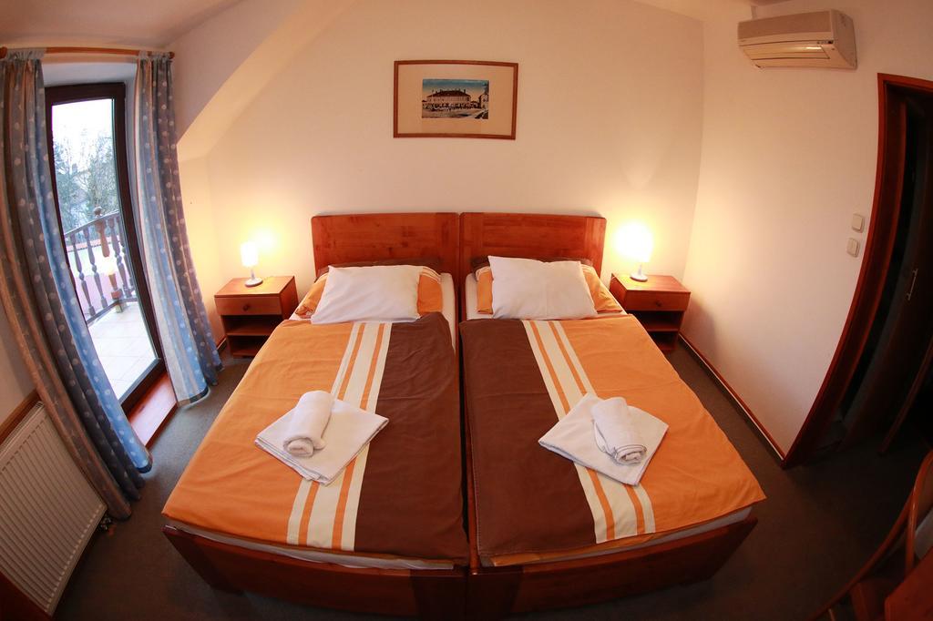 Hotel St.Florian Štúrovo Esterno foto