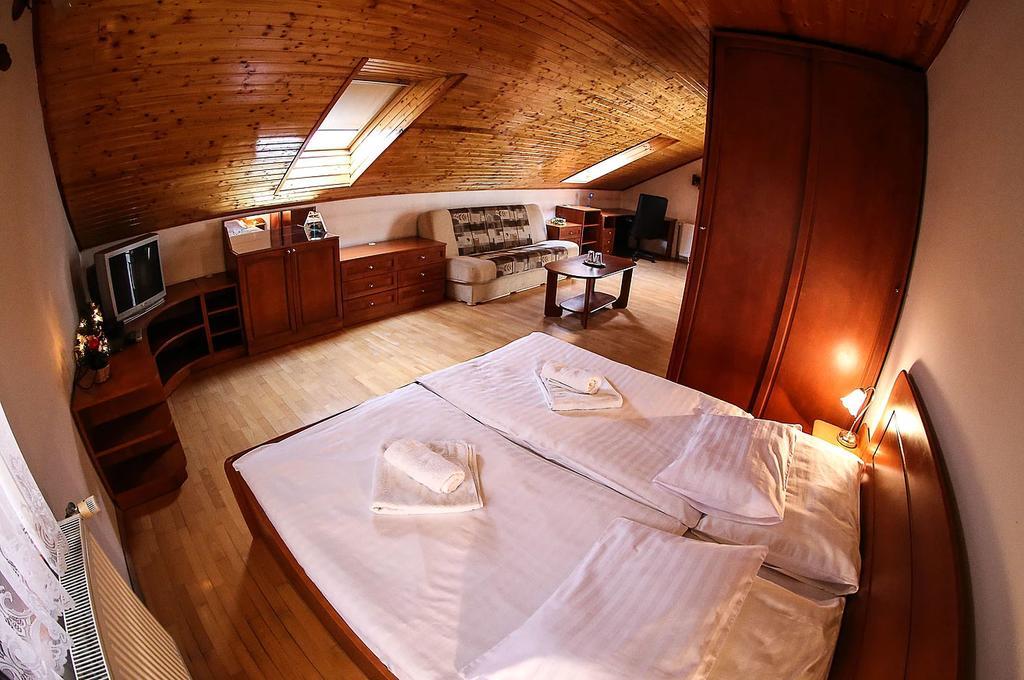 Hotel St.Florian Štúrovo Esterno foto