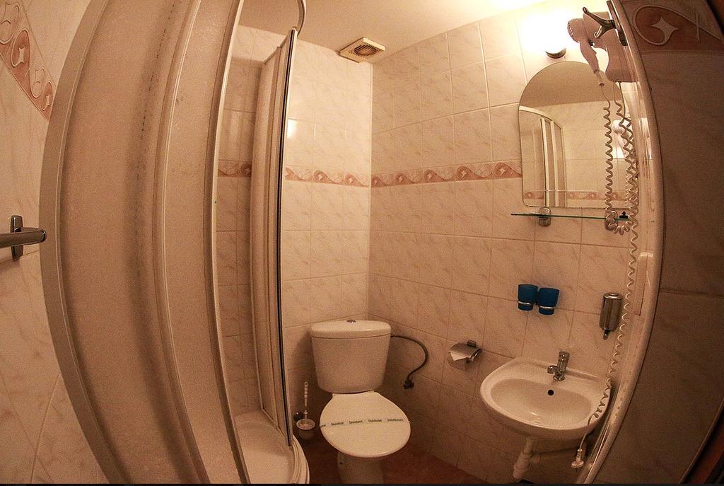 Hotel St.Florian Štúrovo Esterno foto